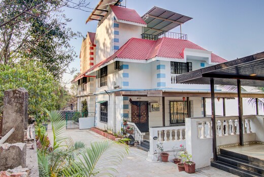 Kombda bidi Bungalow No. 4-4 BHK Luxury Villa