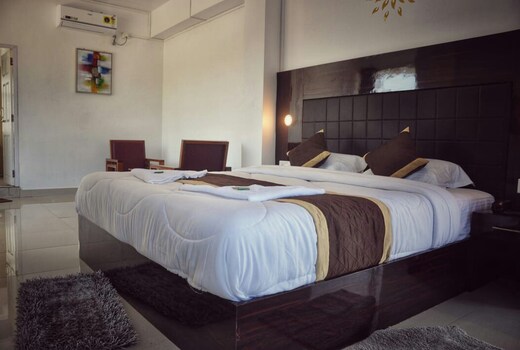 Oyster Luxury Stay