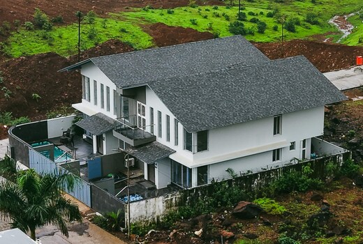 Fog Paradise 4BHK Pool Villa Bathtub Igatpuri