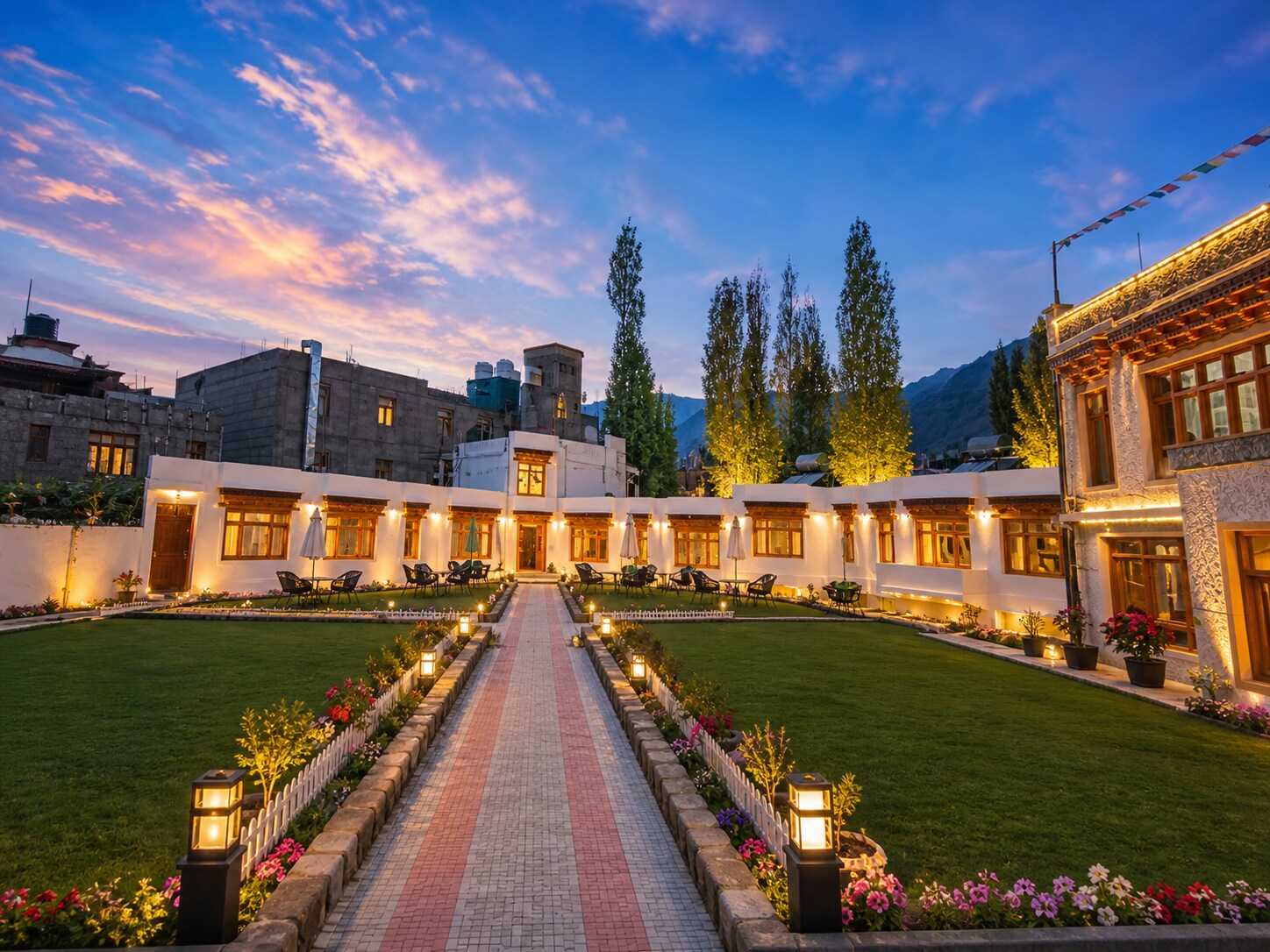 Kurja Garden | Rooms & Restaurent