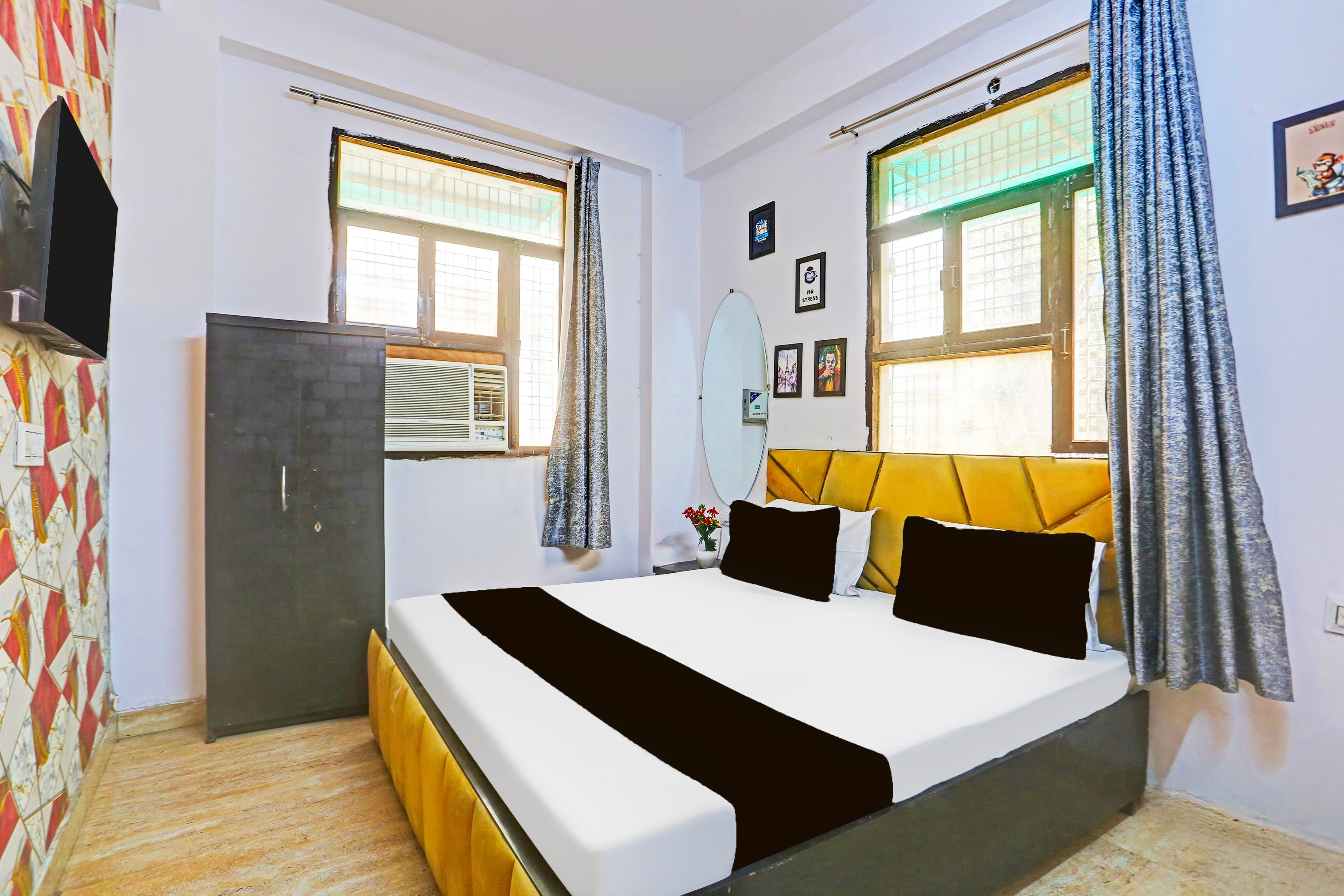Hotel O K. P. Luxurios