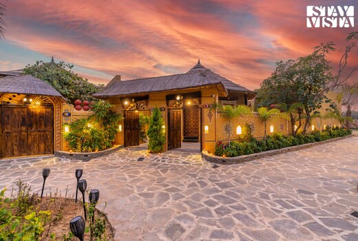 StayVista at Majestic Mud House