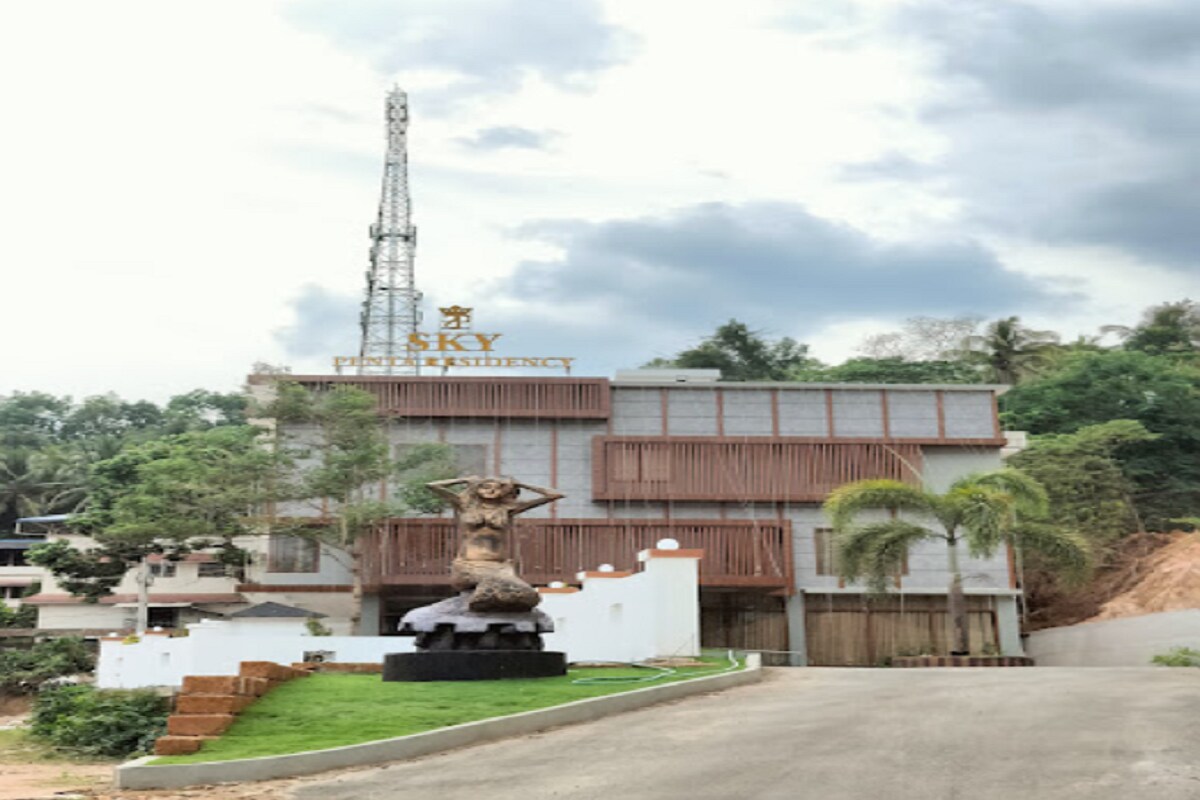 Hotel Sky Penta Residency
