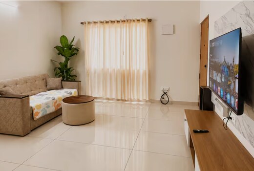 306 - Stylish 2BHK by Everloft | Balcony & Comfort