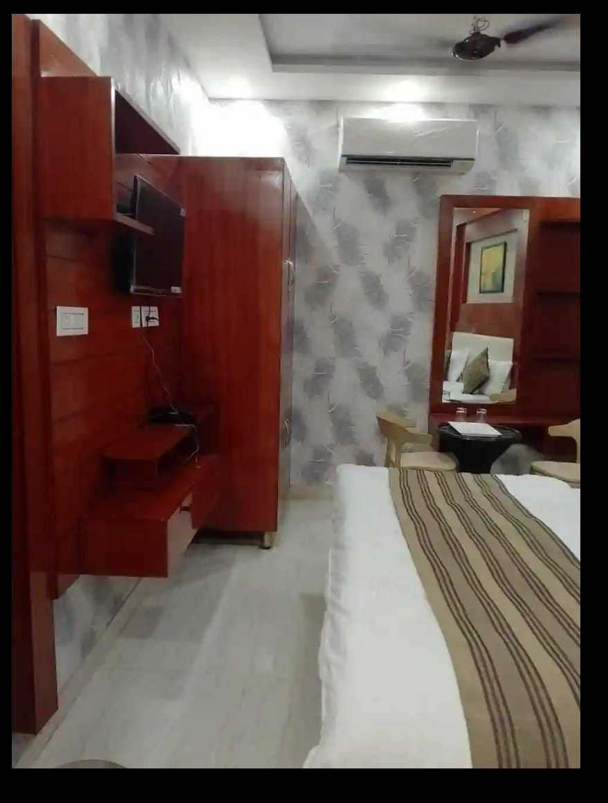 Hotel O Flagship 815014 Sambhav Hotel And Restaurant