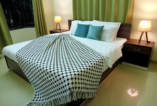Villa No 2 Meadows Luxury Villa with private pool Nagoa