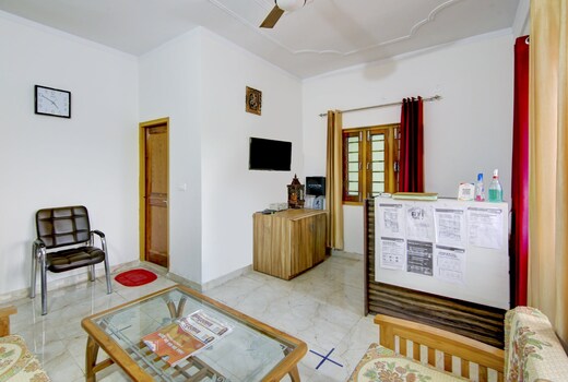 SPOT ON Chandra's Residence