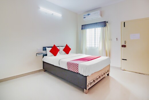 Hotel O P N K SUITES