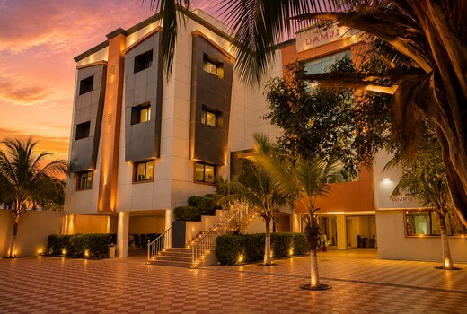 Hotel Damji Near Dwarkadhish Temple