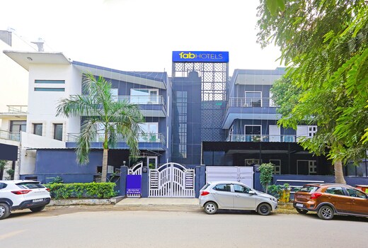 FabHotel The Runner