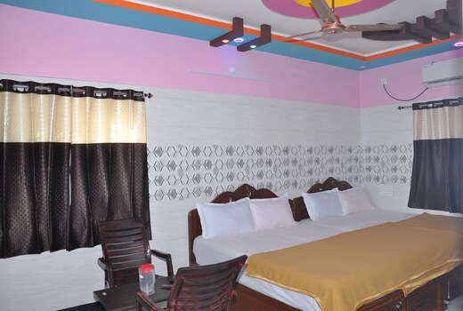 Royal palace cottage