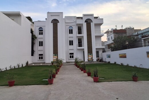 Hotel Yamuna Palace