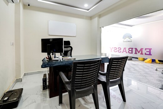 Hotel O Embassy luxury rooms