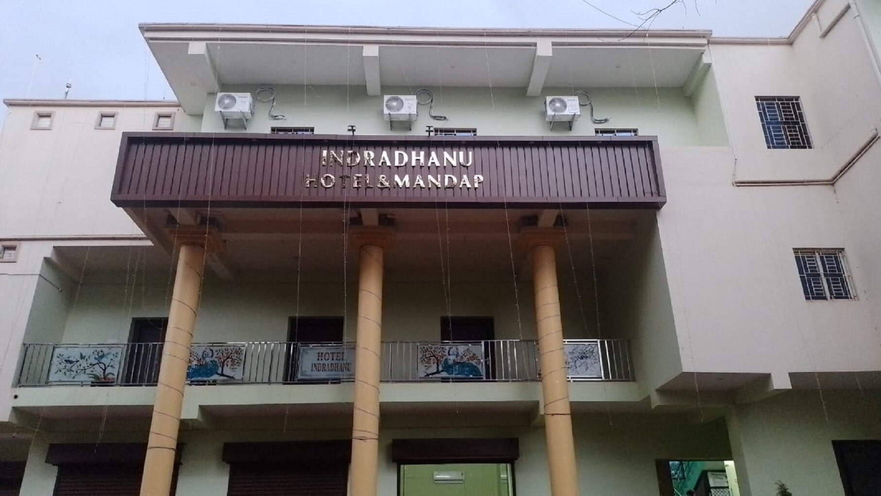 Hotel Indradhanu
