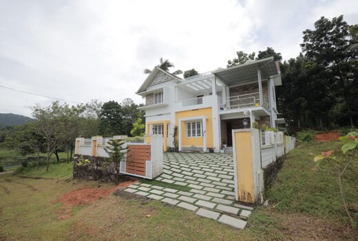 Lake N Hill Home stay