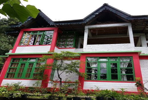 lion nest homestay