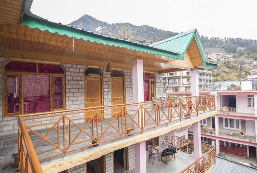 Giriraj Guest House