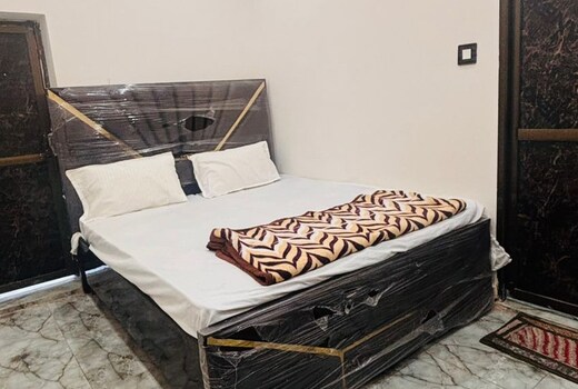 Jaitly P Guest House