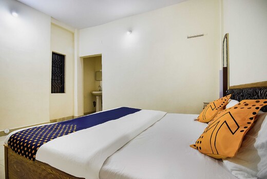 Hotel O Pathak Guest House