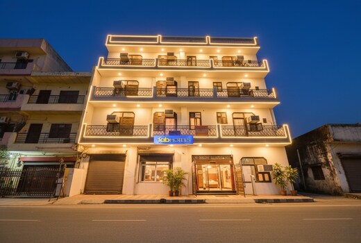 FabHotel Decent