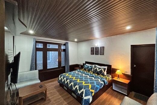 HOTEL DEVIDYAR