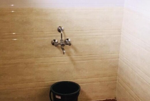 Red Rock Homestay | Rooms & Pool
