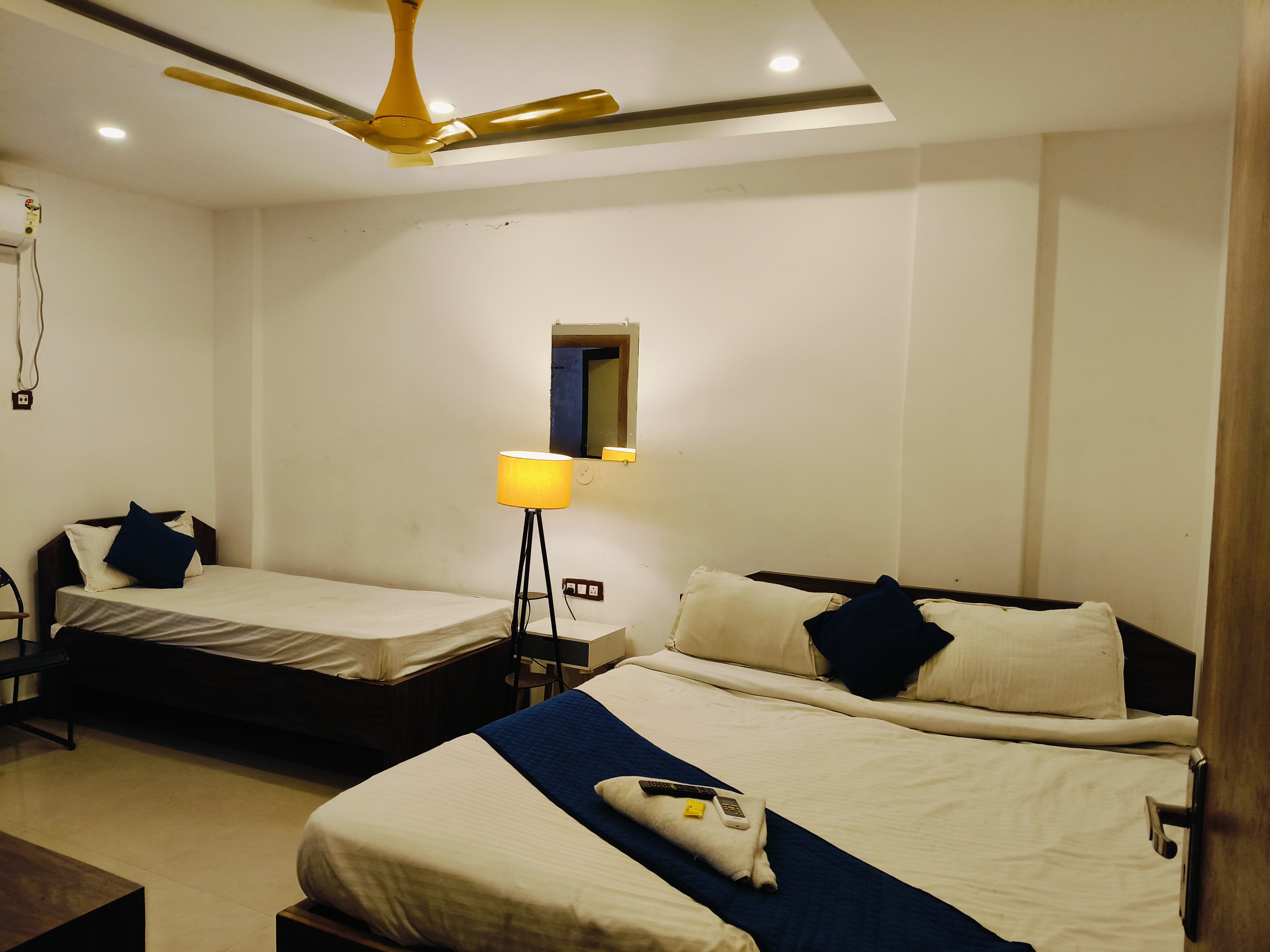 Hotel Dharapur Inn