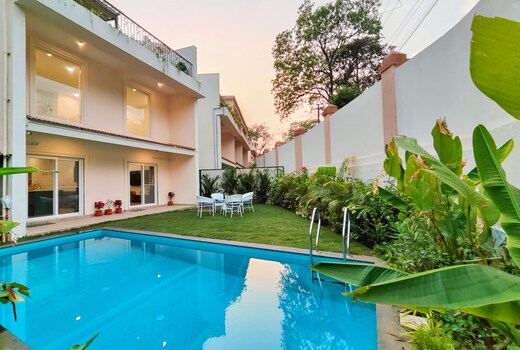 Spectacular Spaces |Bella Vista - Elegant 3BHK Pvt Pool ,Spacious Lawn & Outdoor Sitting Area|siolim
