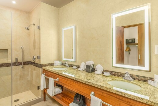 Hampton Inn & Suites by Hilton Los Cabos