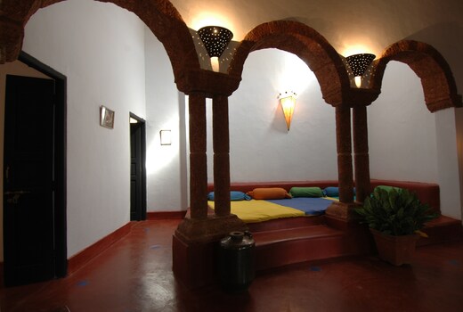 Hotel Laguna Anjuna, Goa