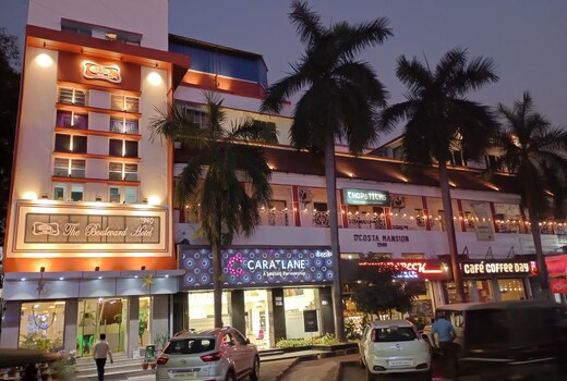 Boulevard Hotel