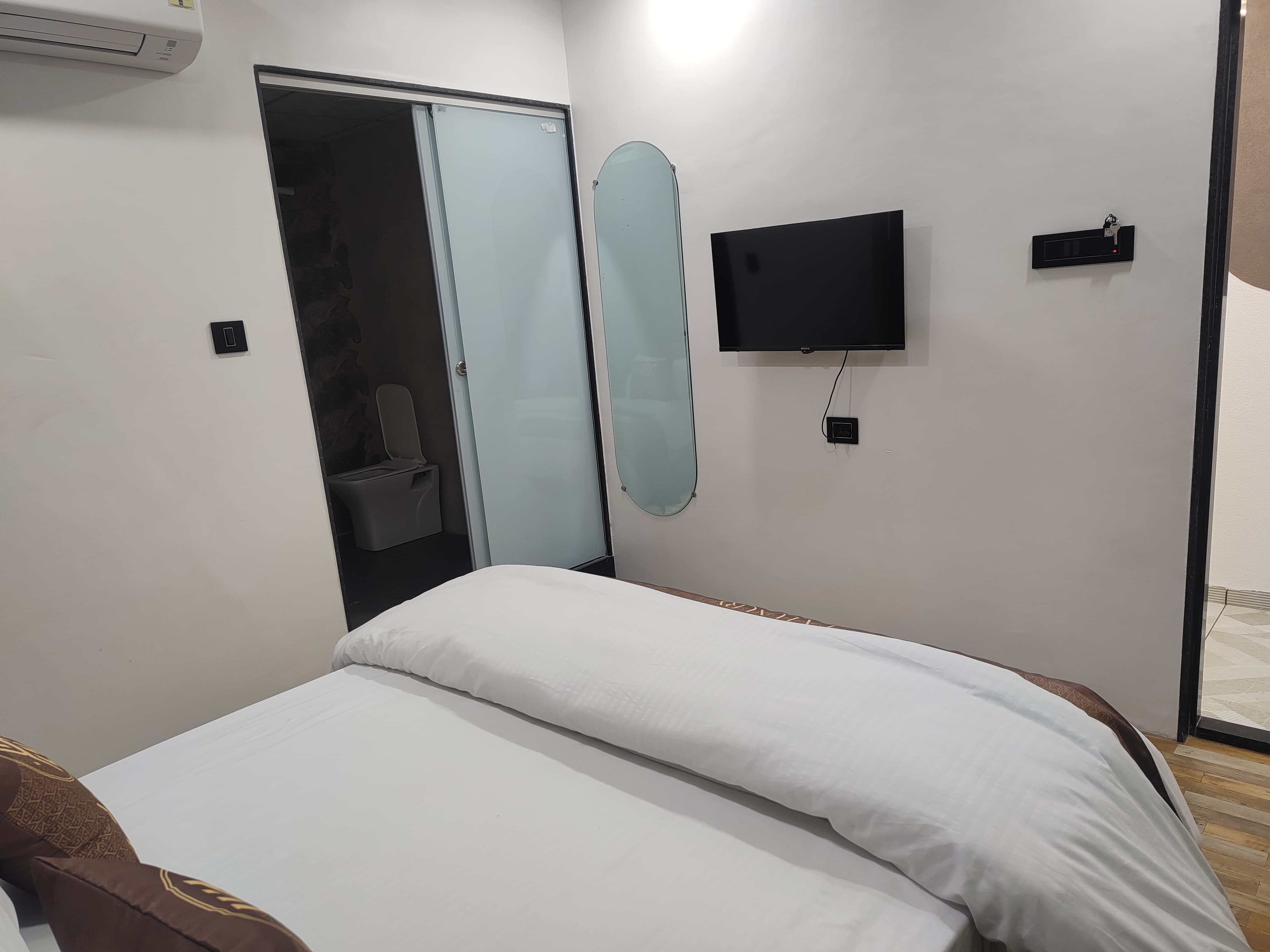 Hotel La Luxury - Katargam