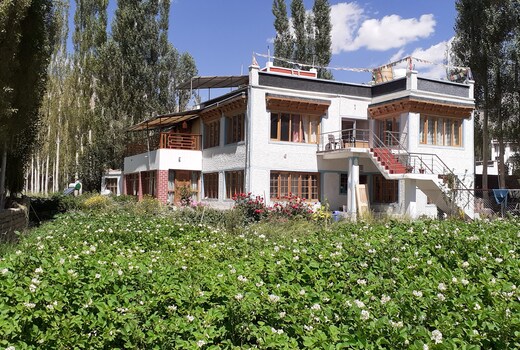 Shengoor Homestay | Rooms & Kitchen