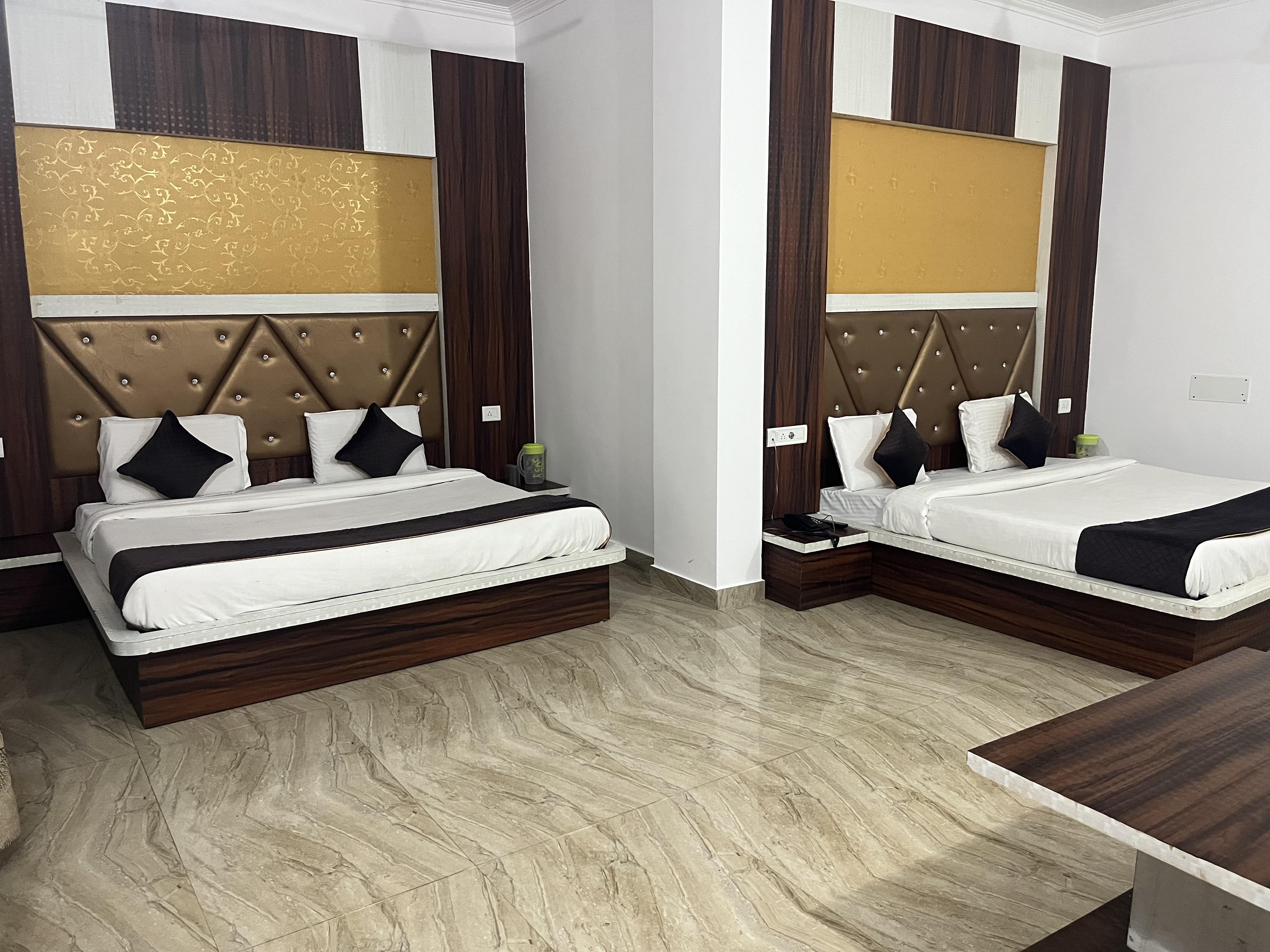 Hotel Lords Paradise