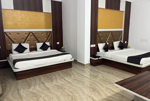 Hotel Lords Paradise