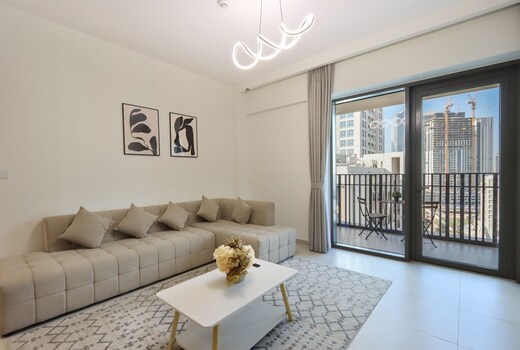 ELIVAAS Curated Cozy 2BR | Walk to Creek Marina & Beach