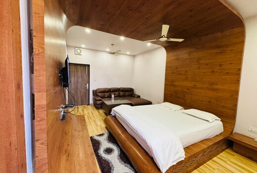 Hotel Shri Arjun Palace