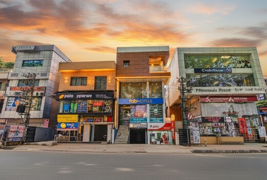 FabHotel Vista Suites - Frazer Town