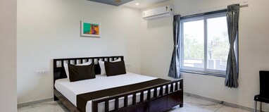 Hotel Ambika, Vadodara
