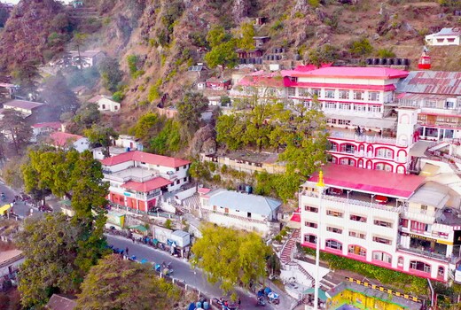 Calux Hill Queen (Formerly Amara at Mall Road with Free Parking)