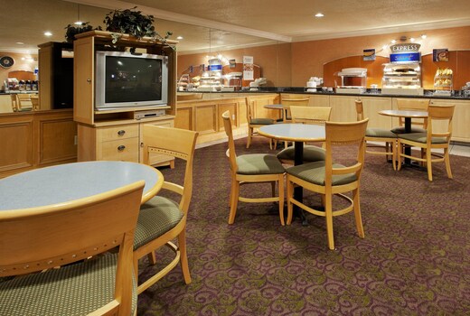 Holiday Inn Express Hotel Union City