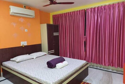 Hotel Girvaan