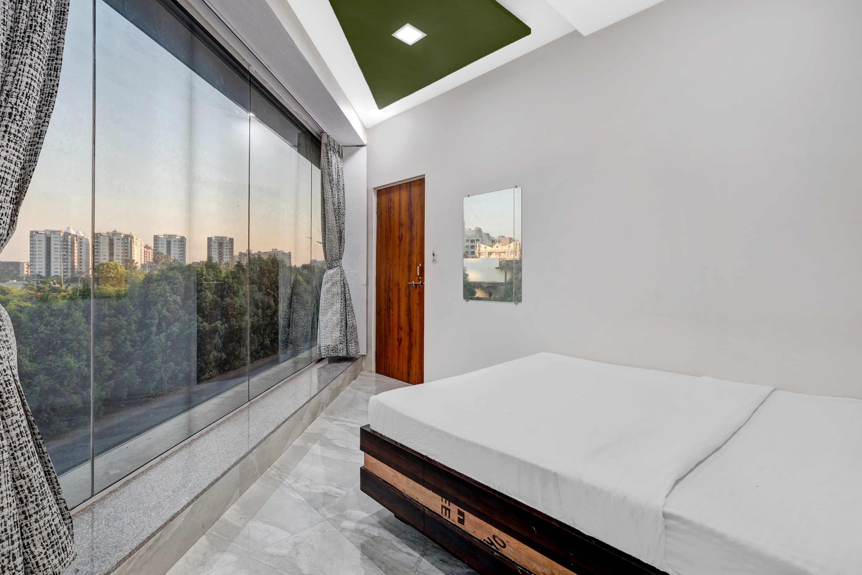 Hotel O Off Hotel Room