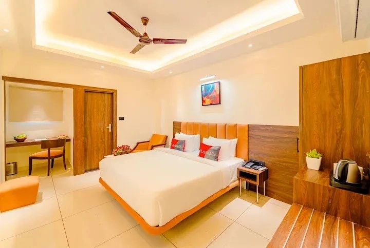 Hotel Radhika