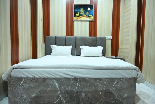 Shri Gopinath Inn | Near Kashi Vishwanath Temple