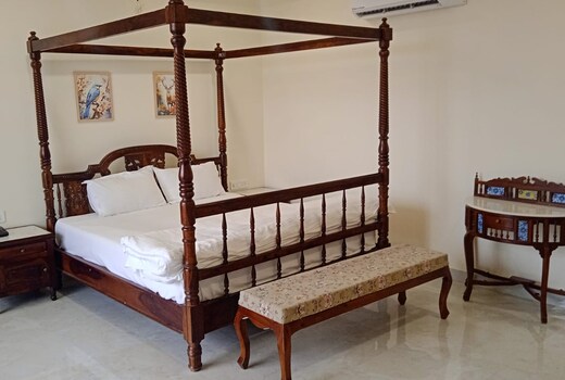 Hotel Keshav Plaza