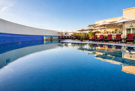 Sunday Hotel Holiday international Dubai