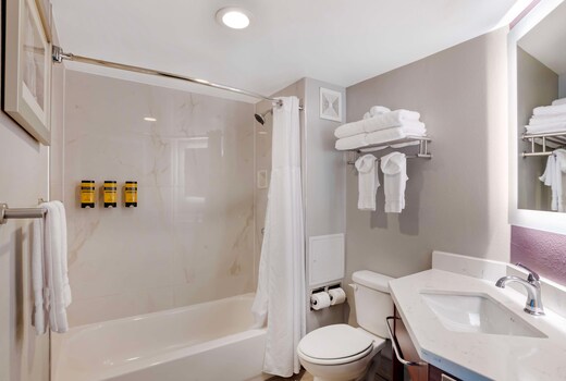 Best Western Plus Commerce Hotel