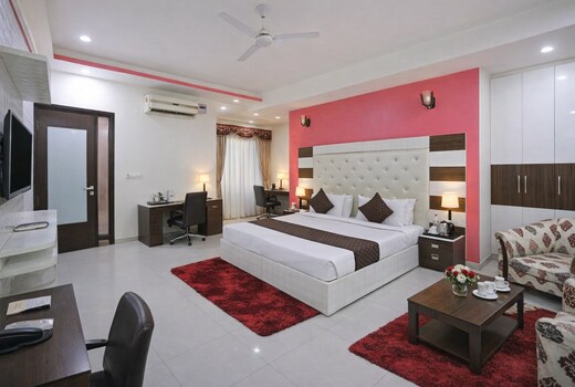 Hotel Renox by Star Inn Near Delhi Airport