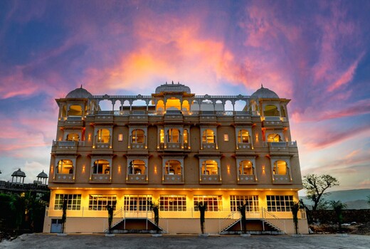Shree Ji Mahal Hotel | Swimming Pool I 500 Mtrs From IIM Udaipur